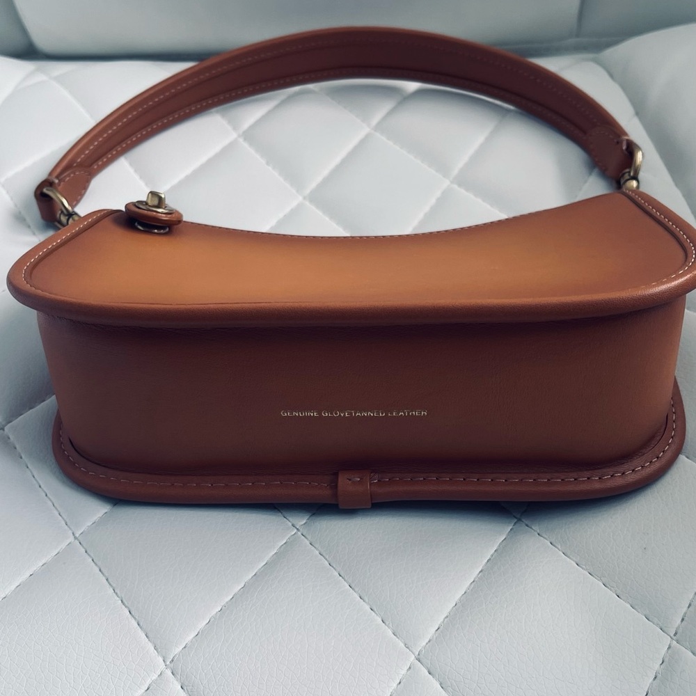 Coach Swinger 20 Caramel - Picture 10 of 15
